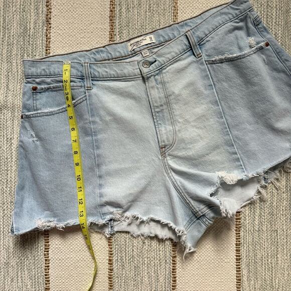 Abercrombie & Fitch Curve Love The Cut Off Light Blue Wash High Rise Shorts 34 - Picture 4 of 8
